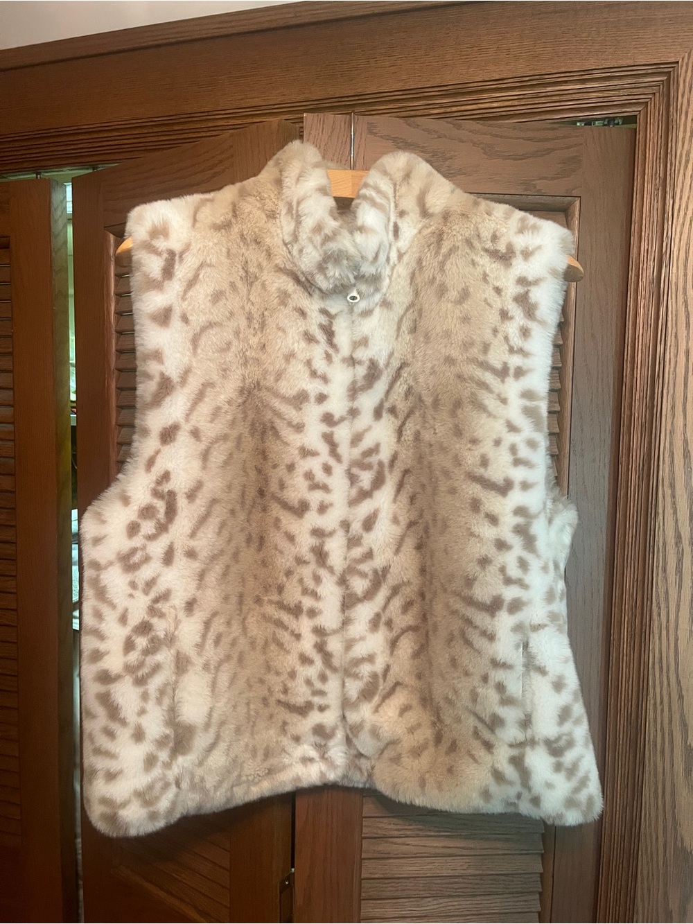 Luxury Vintage Giacca Cream and Tan Faux Fur Vest - Reversible